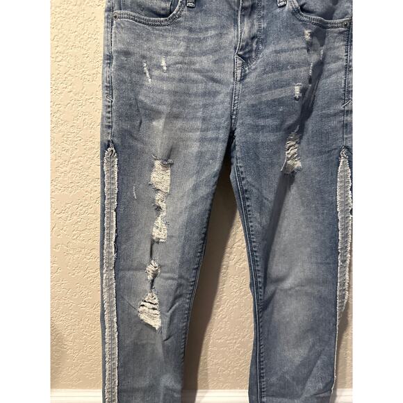 ⭐️ Women’s Express Cropped Skinny Distressed Jeans. Size 0 - Picture 2 of 4